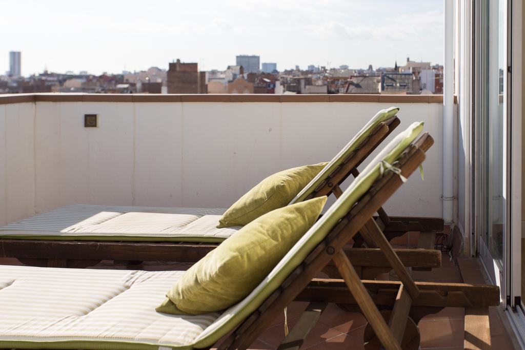 Gaudi Views Apartment Barcelona Exteriör bild