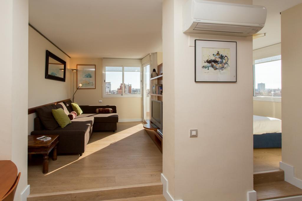 Gaudi Views Apartment Barcelona Exteriör bild
