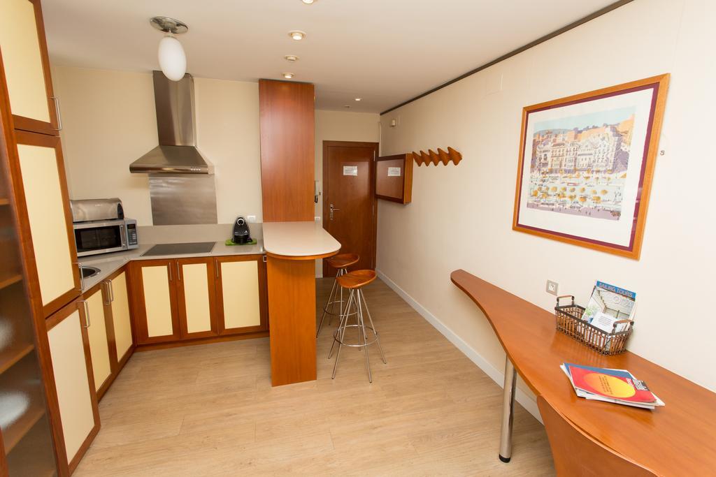 Gaudi Views Apartment Barcelona Exteriör bild